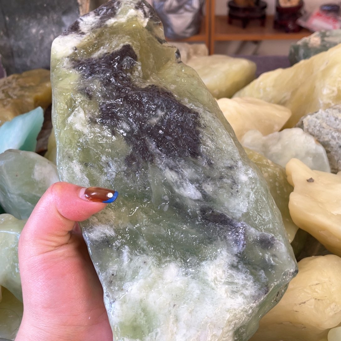 蛇纹石玉未镶嵌中国四大名玉简易