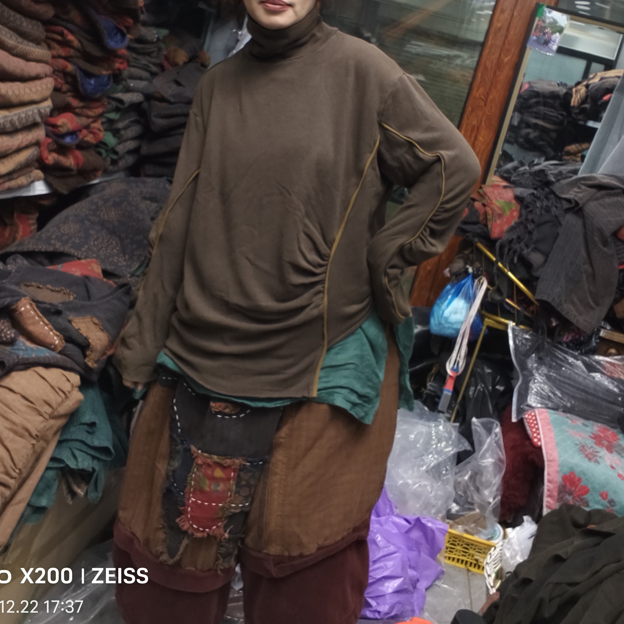 无吊牌炒色做旧宽松高领褶皱打底衫