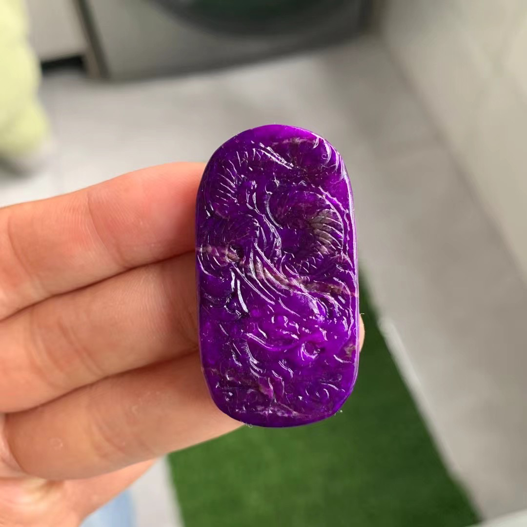 天然舒俱来吊坠龙牌