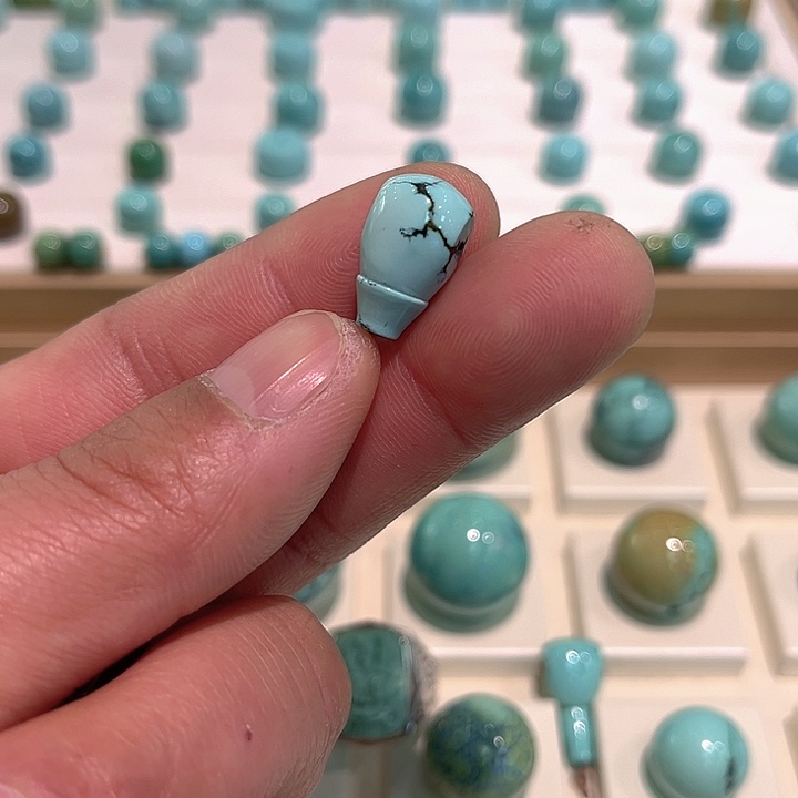 绿松石未镶嵌珠宝奇石