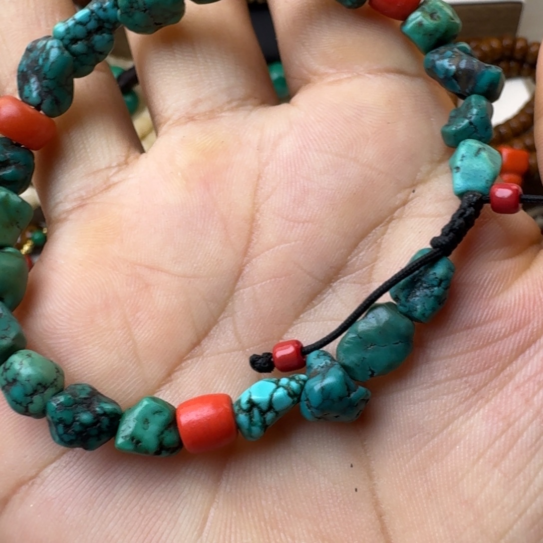 商***伟绿松石合金手镯好