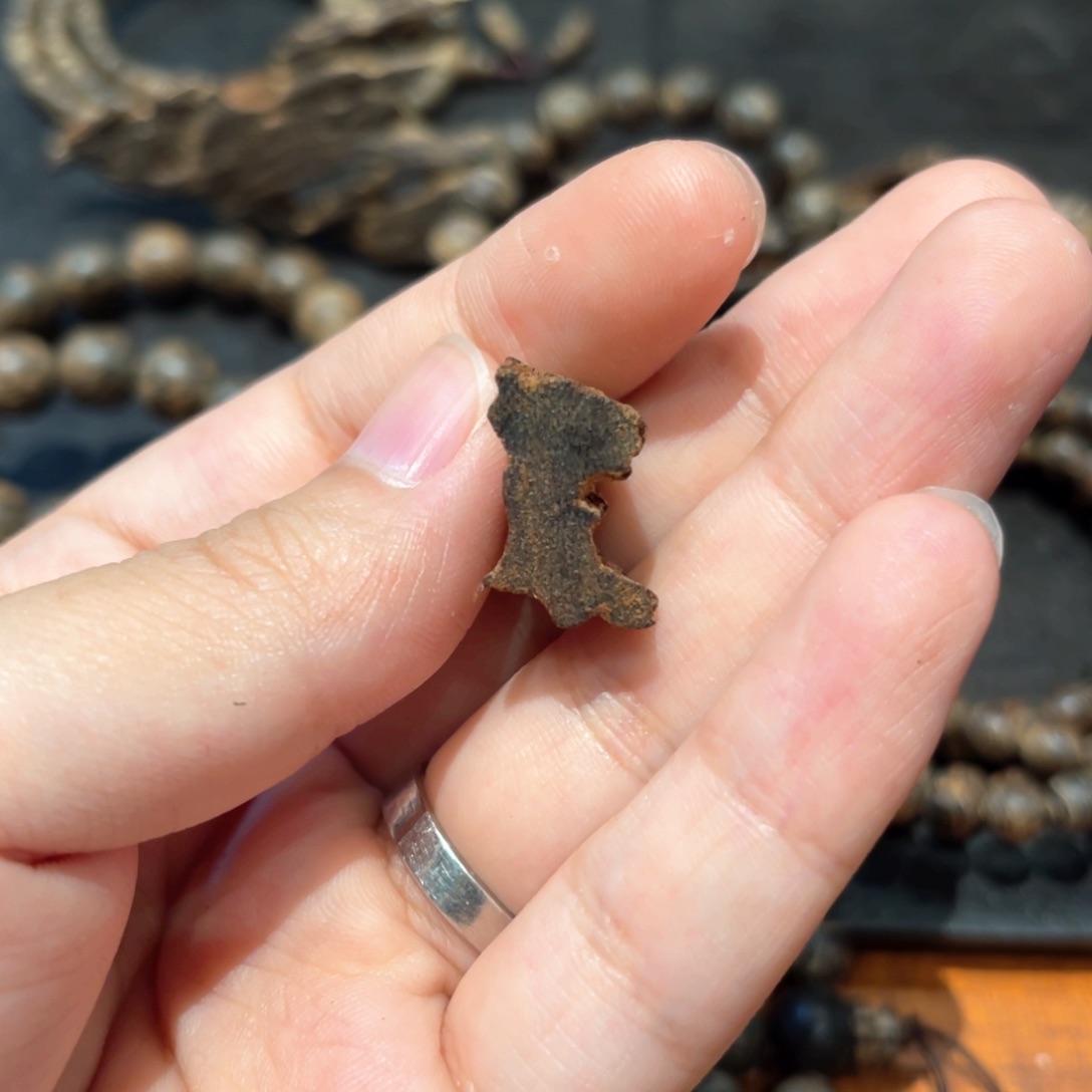 沉香吊坠国产油结沉水绿棋楠1.99g