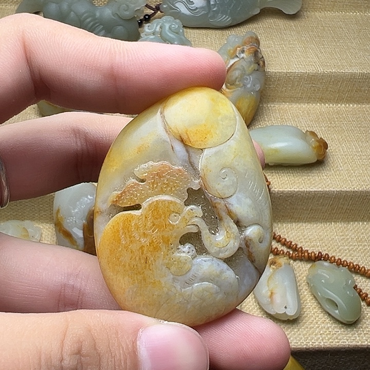 终***！和田玉未镶嵌颈饰