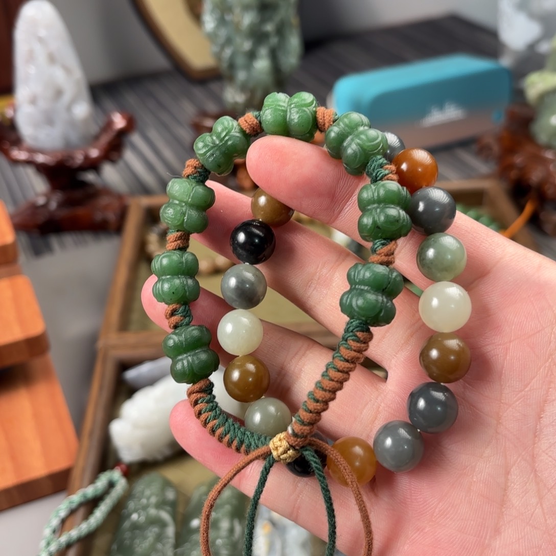 一***️和田玉未镶嵌颈饰