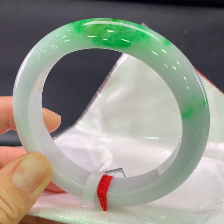 翡翠未镶嵌手镯正圈58