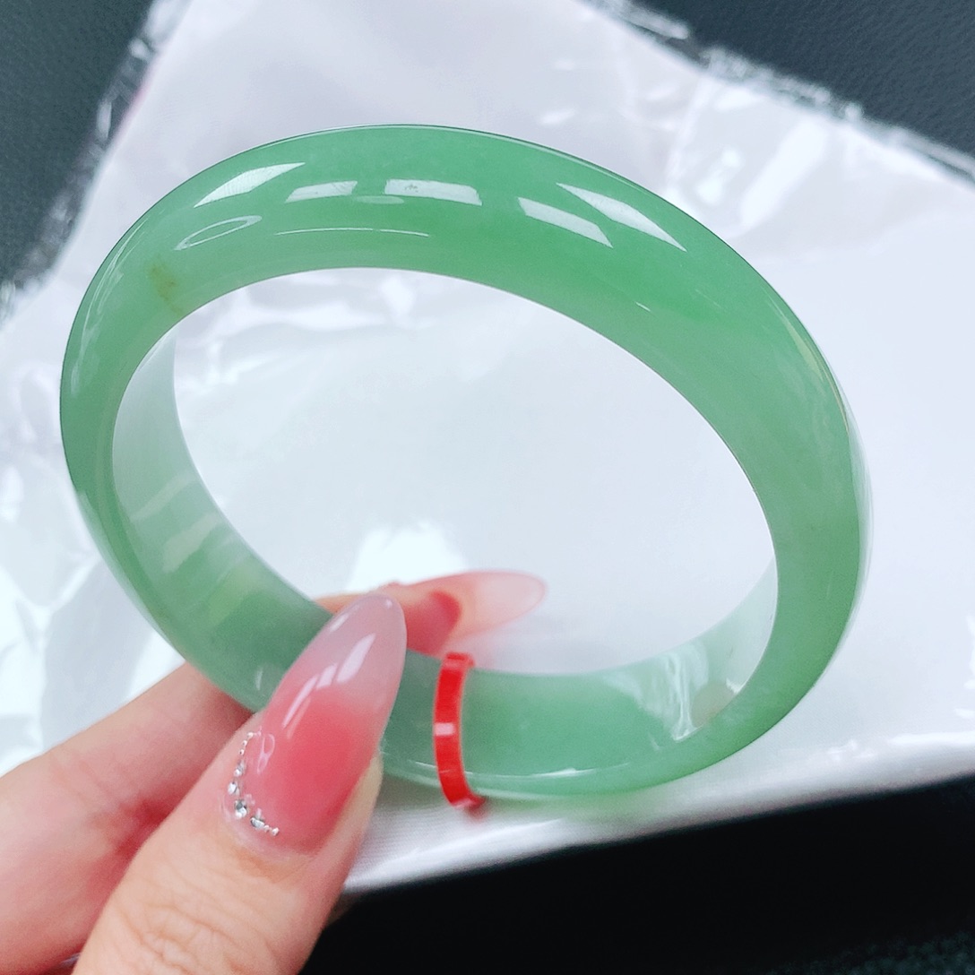翡翠手镯未镶嵌57 圈