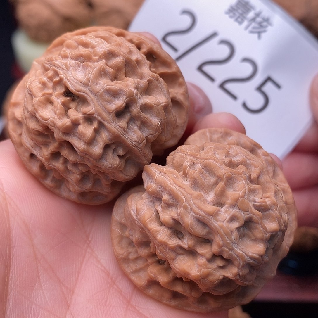 文玩核桃把件39全品红皮苹果园