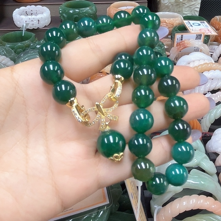 未镶嵌手镯石英质玉