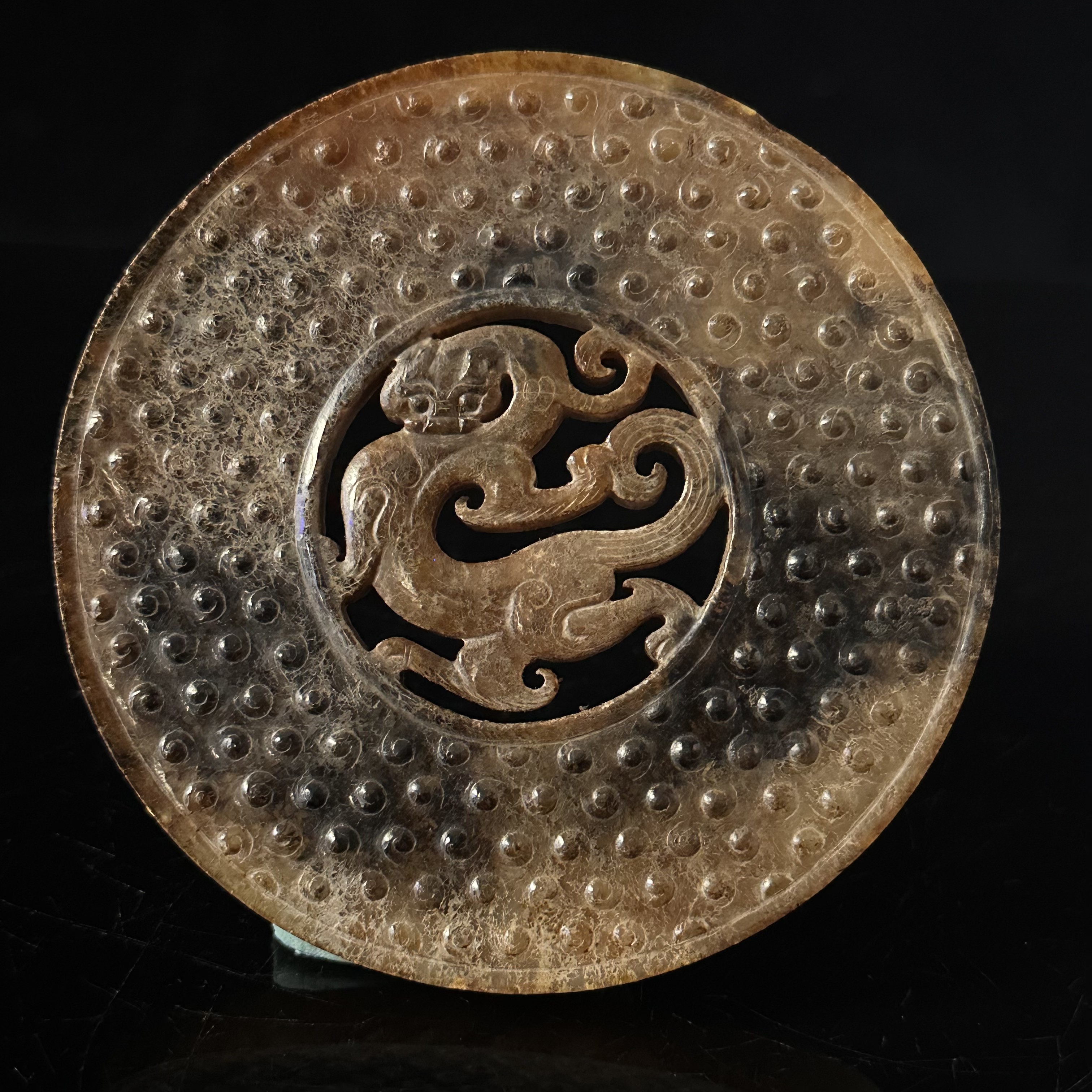 明代和田玉龙纹壁