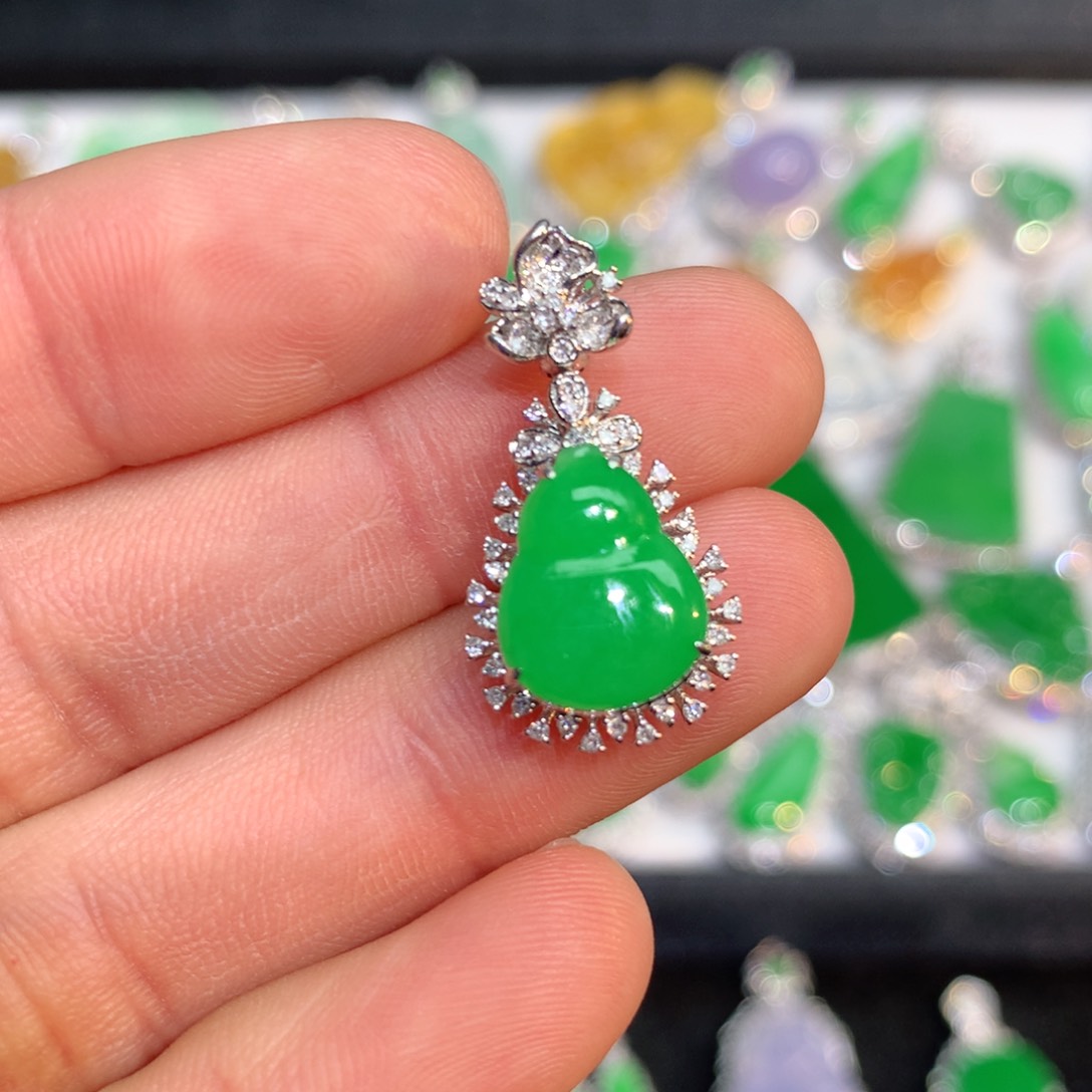 翡翠颈饰18K金镶嵌缅甸翡翠