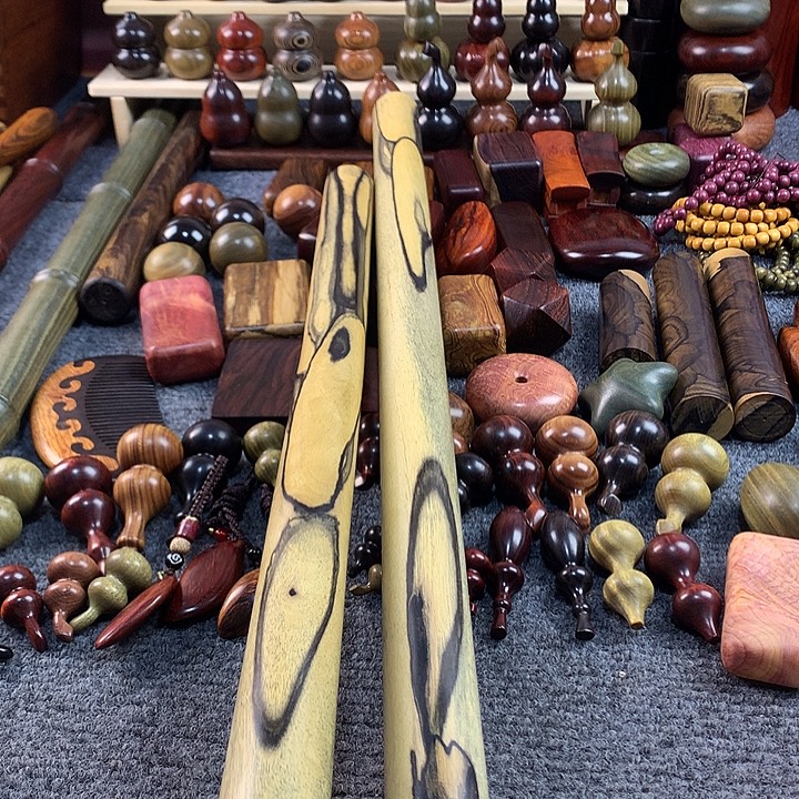 用***7黑白檀棍子一根把玩