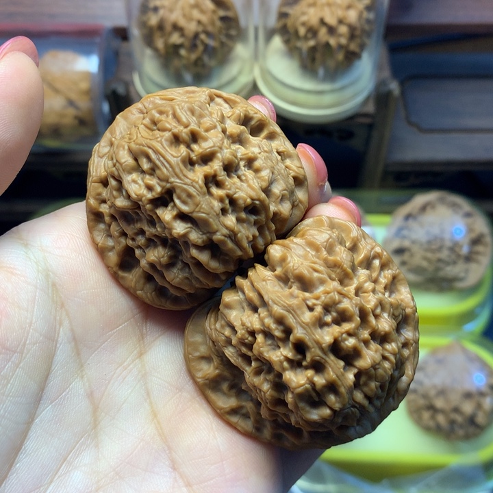 把件核桃新****。南疆石45全品