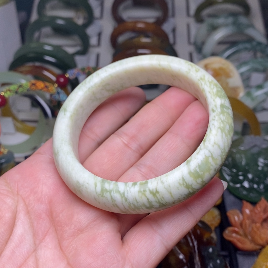 蛇纹石玉手镯59未镶嵌