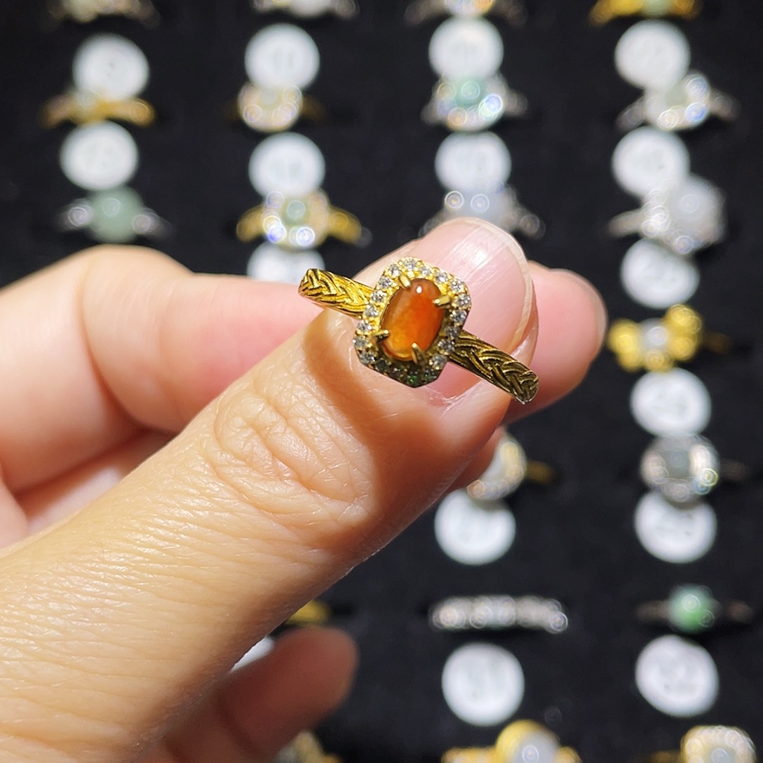 翡翠未镶嵌戒指戒指