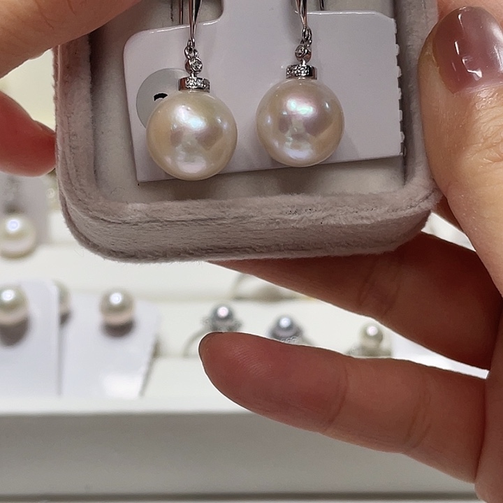 足银12.5-13mm正圆青粉耳环福利不退换