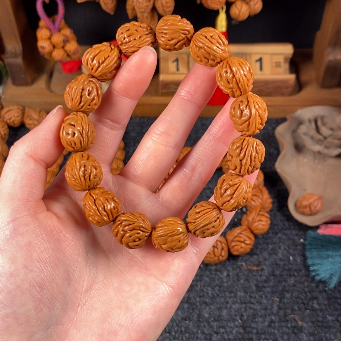 吊坠桃核桃枭手串