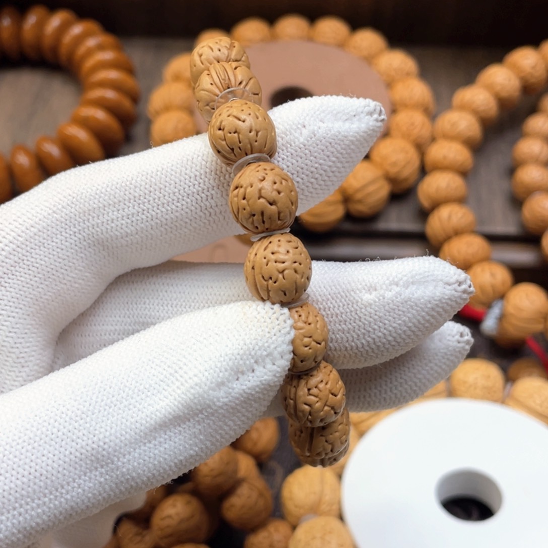 桃核手串扬*奶油小黄桃