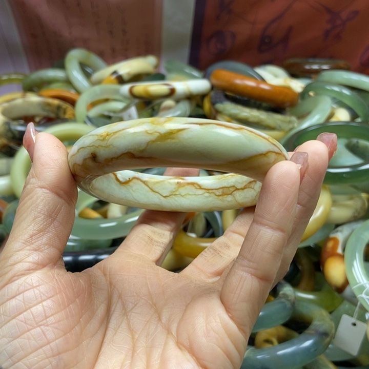 小***^蛇纹石玉未镶嵌手镯