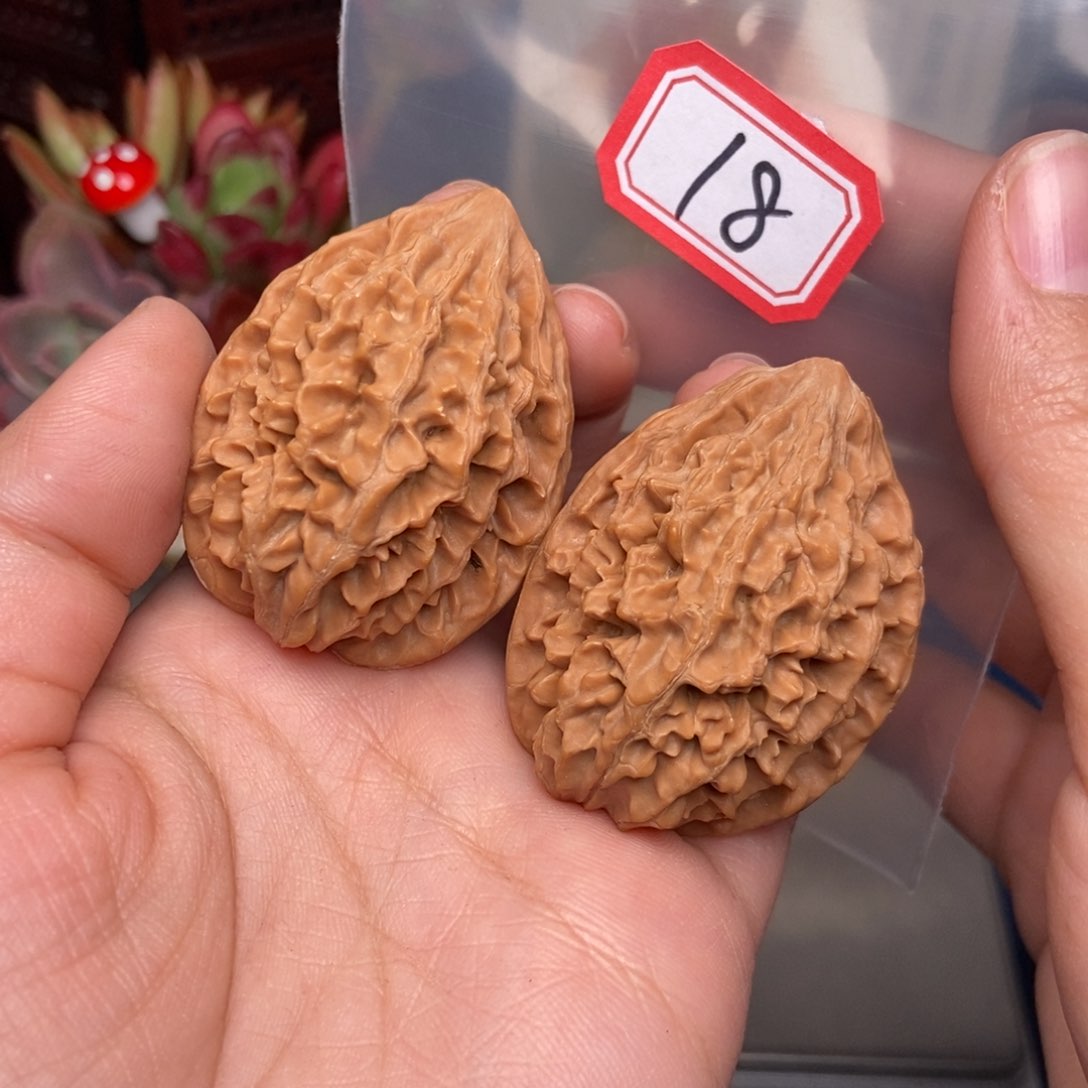 文玩核桃吊坠18号 招财鼠