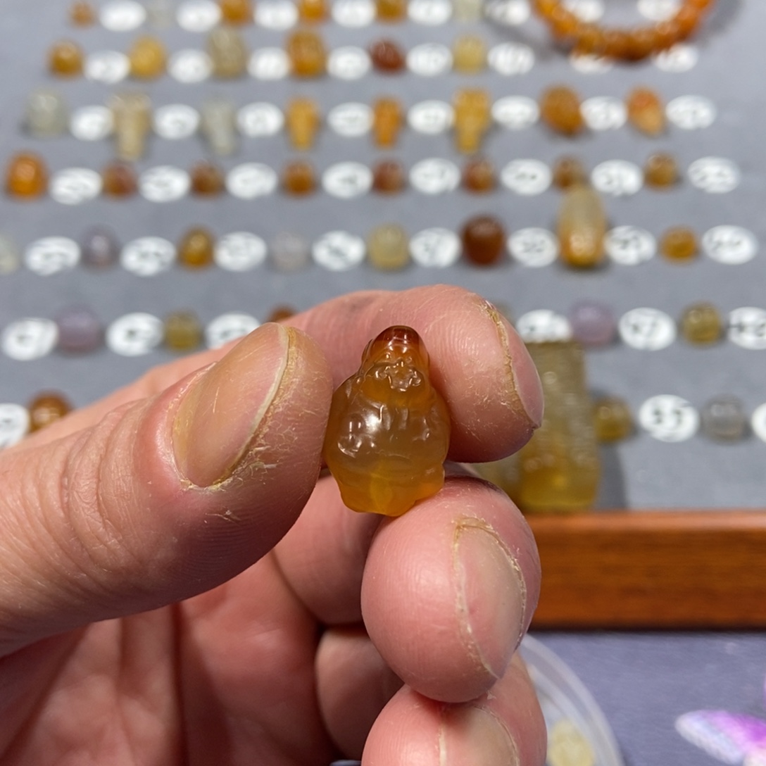 常****玛瑙/玉髓合金颈饰财神