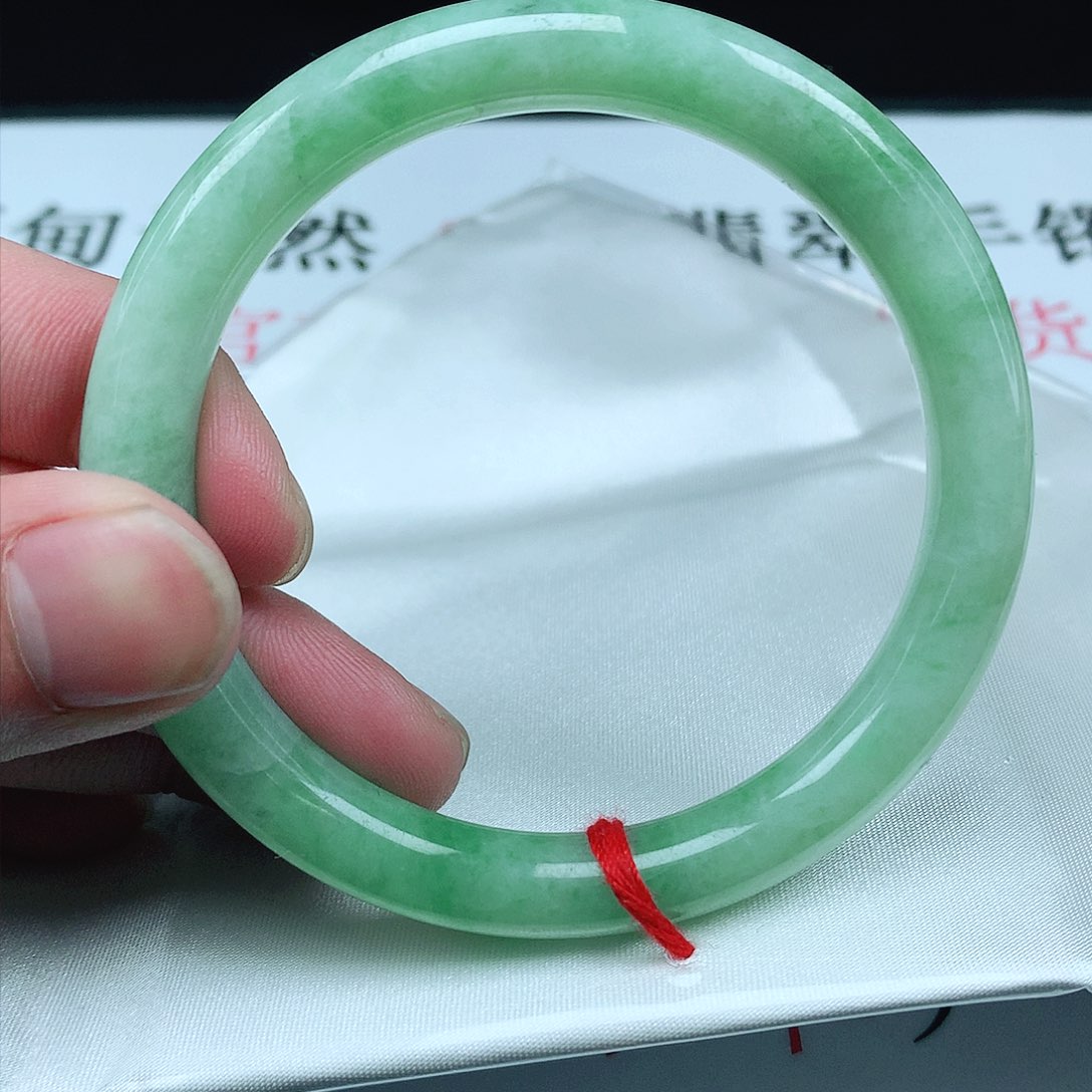 翡翠手镯未镶嵌圈56