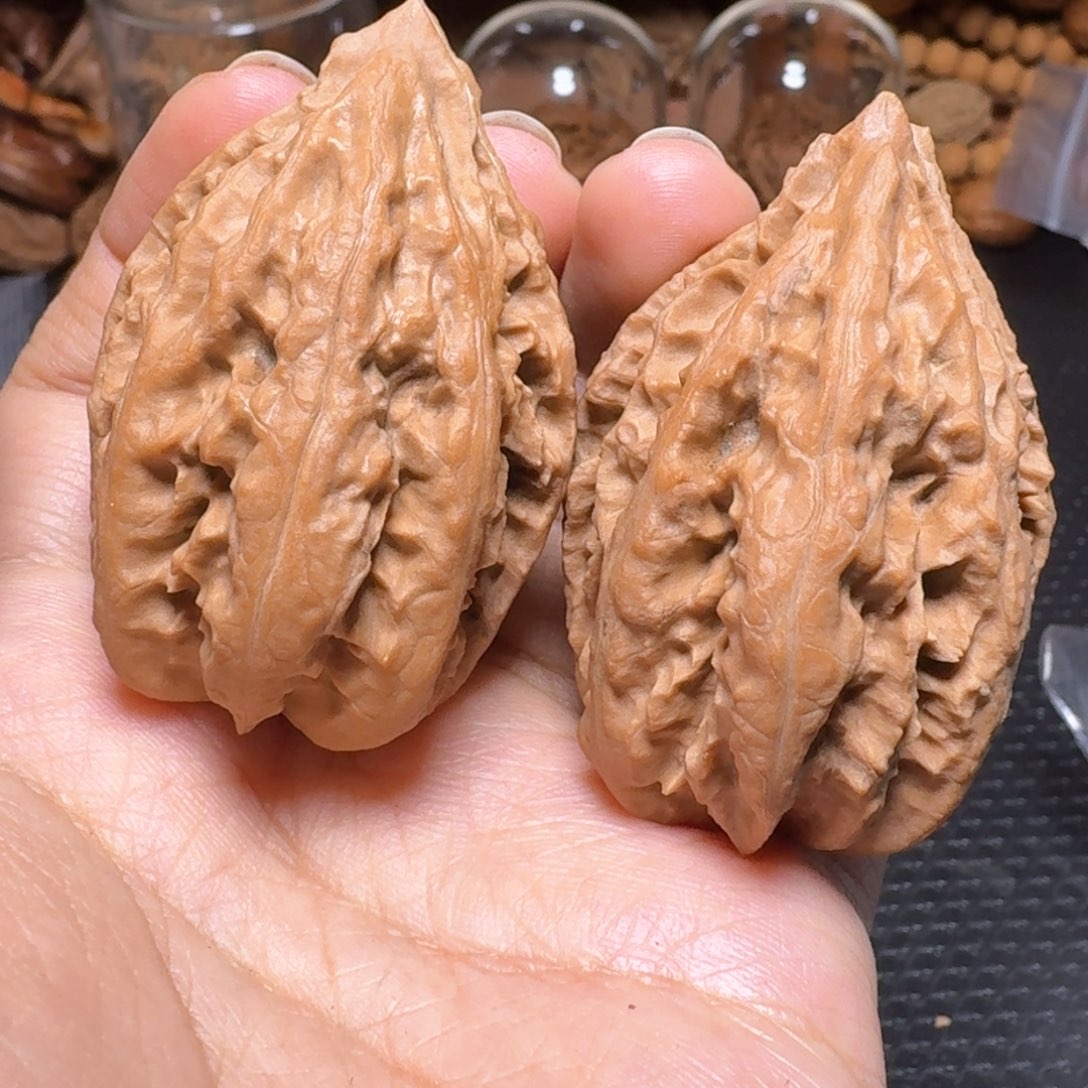 文玩核桃把件八棱通天塔