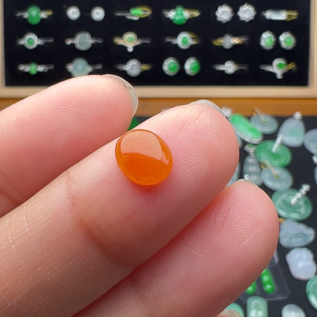 翡翠未镶嵌颈饰蛋7.3