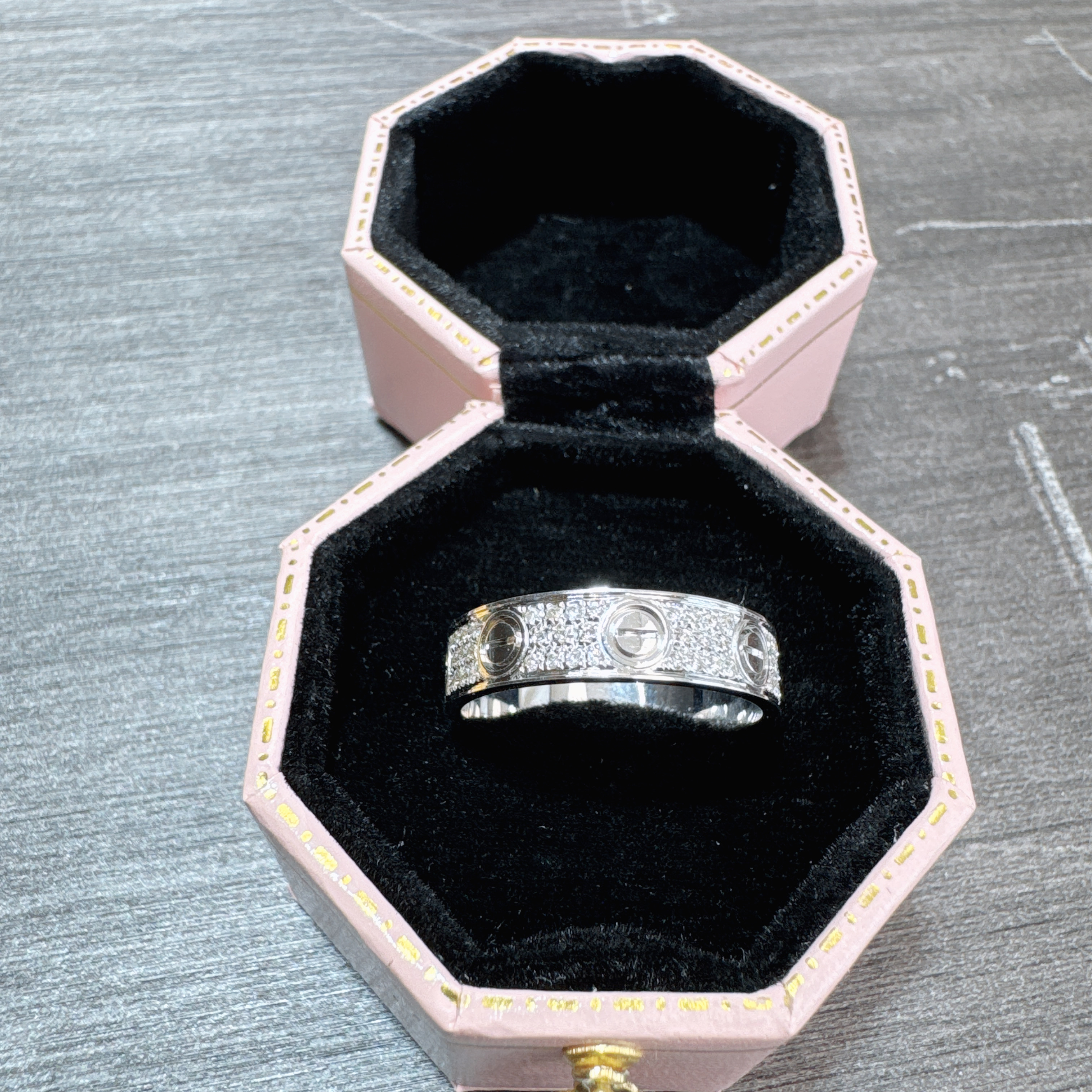 [金钻珠宝]18K金窄三排星星钻石戒指  K白 4-5mm 重金精工版