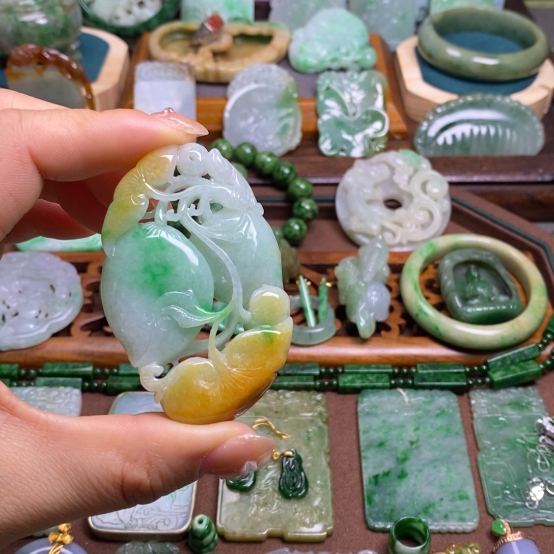 蓶***ㄣ翡翠未镶嵌挂件1111111111111111