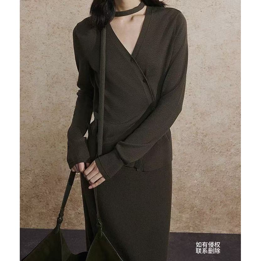 『朱小姐』秋冬新款羊毛两穿系扣不对称飘带开衫  G499