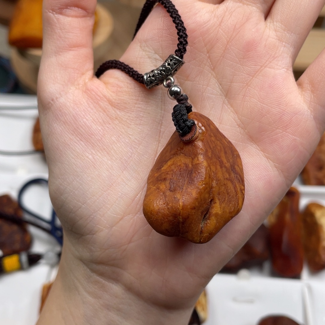 琥珀未镶嵌珠宝奇石