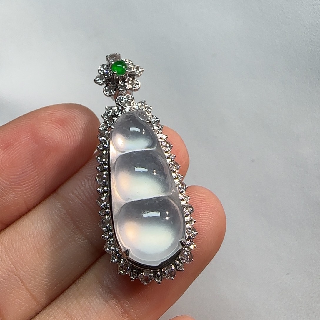 翡翠18K金镶嵌吊坠(不含链)福豆