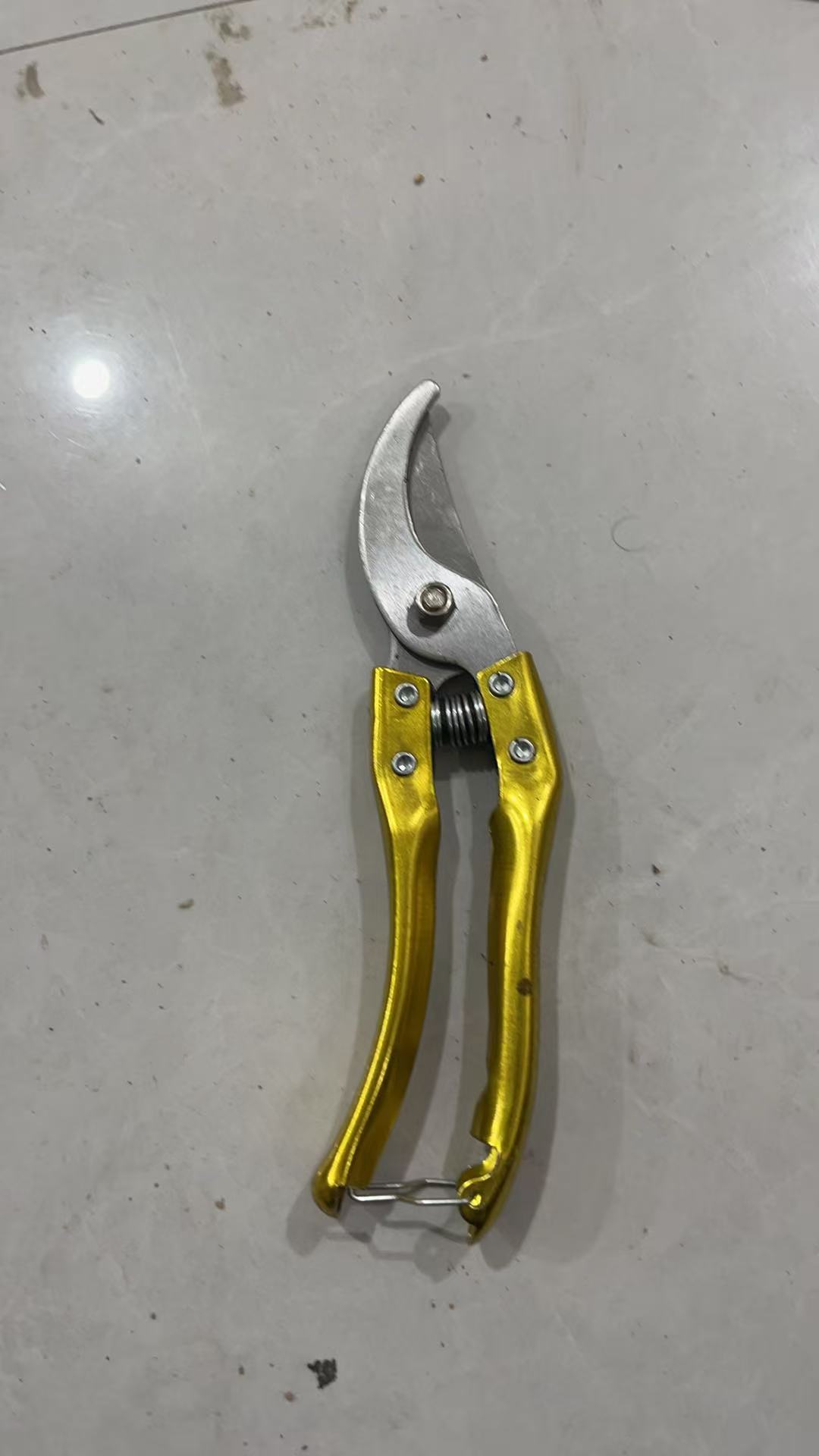 【黄色一把  】可以剪树枝电池夹