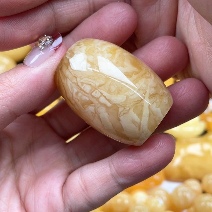 蜜蜡裸石未镶嵌蜜蜡