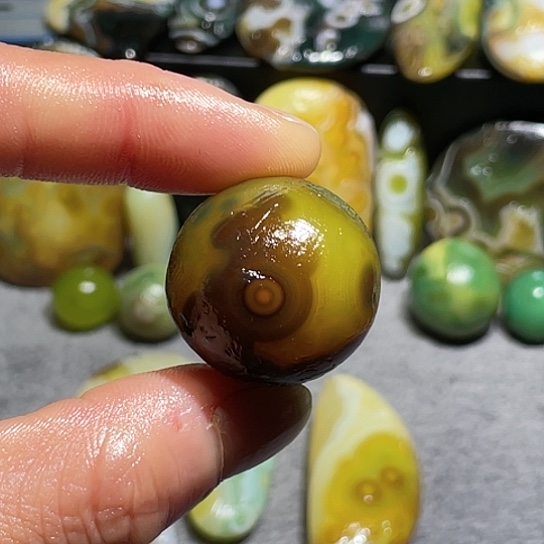 【闪购商品】玛瑙珠宝奇石未镶嵌甆**胪