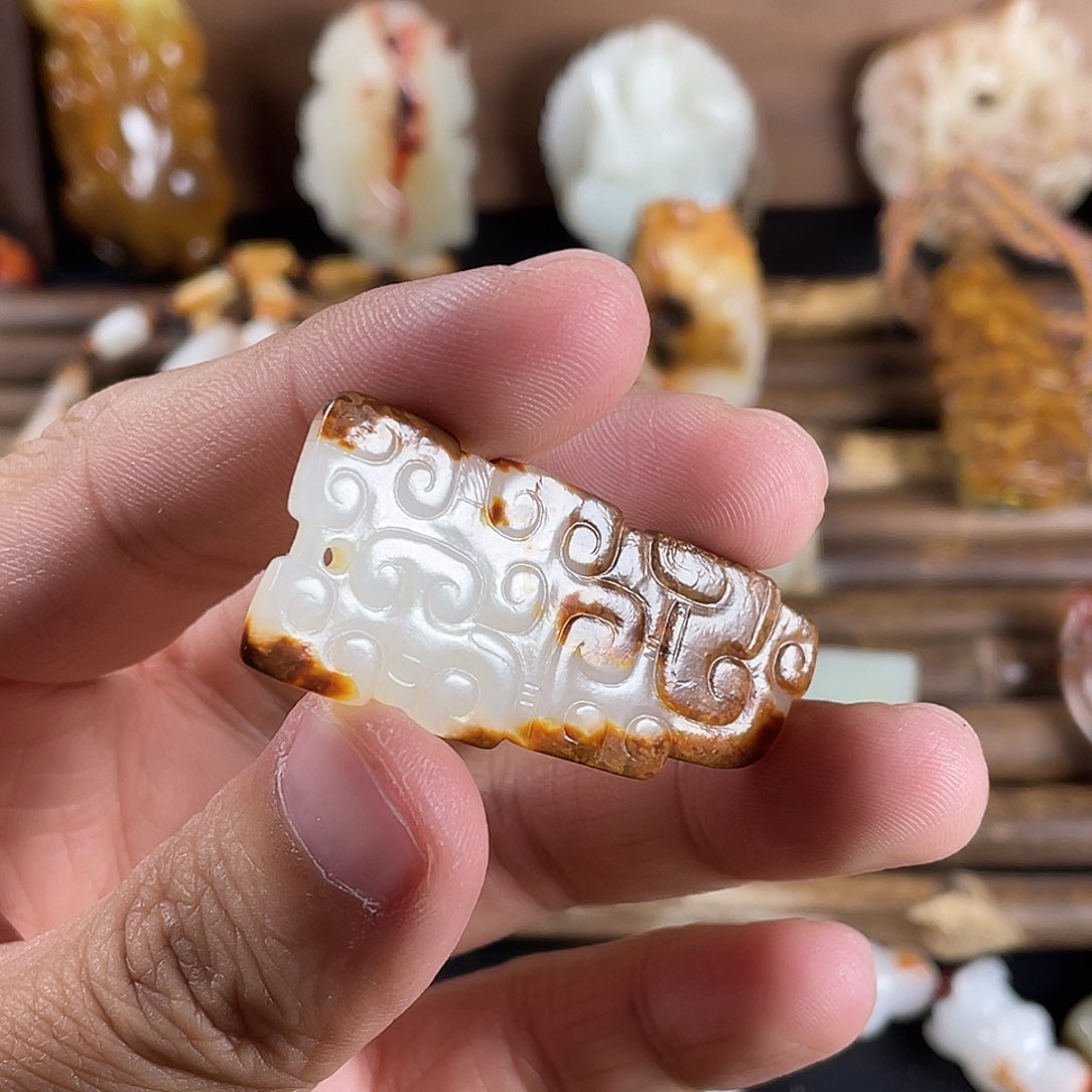 和田玉颈饰未镶嵌