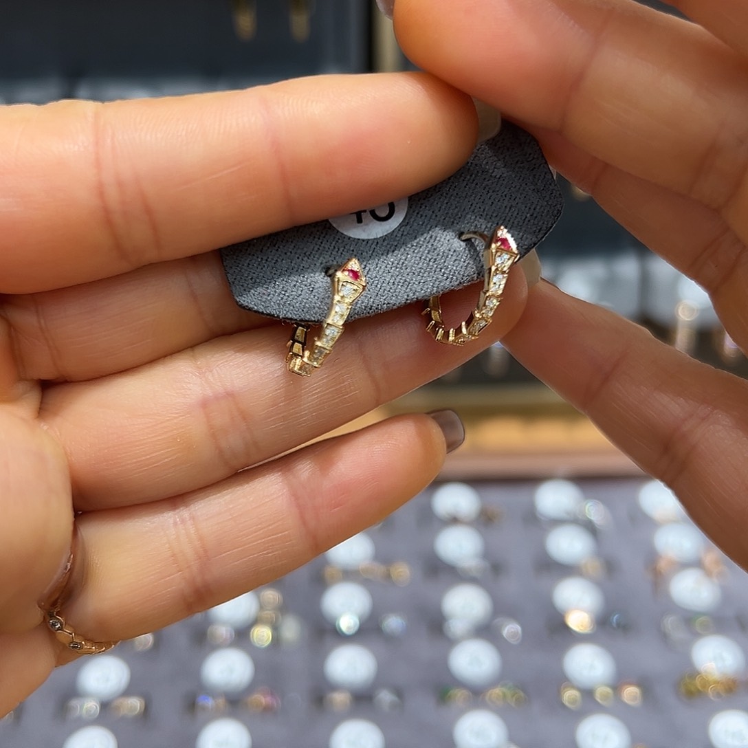 钻石耳饰18K金镶嵌一对