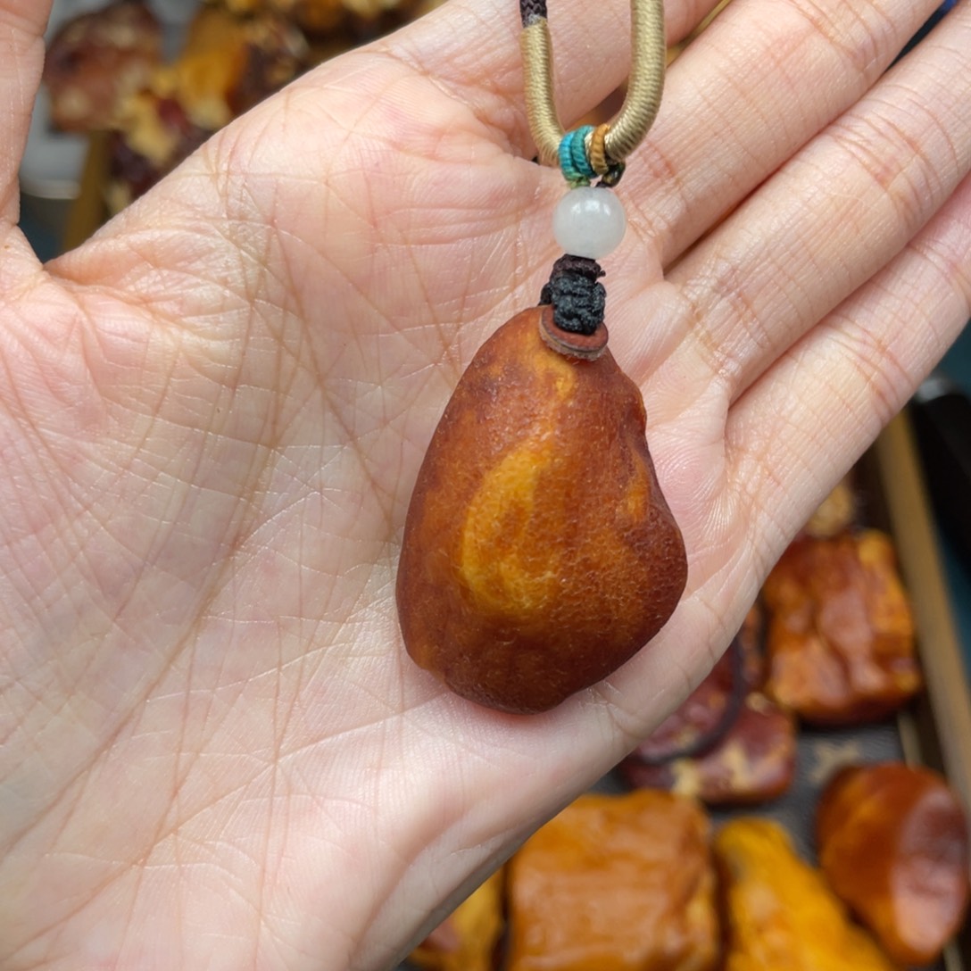 琥珀未镶嵌珠宝奇石