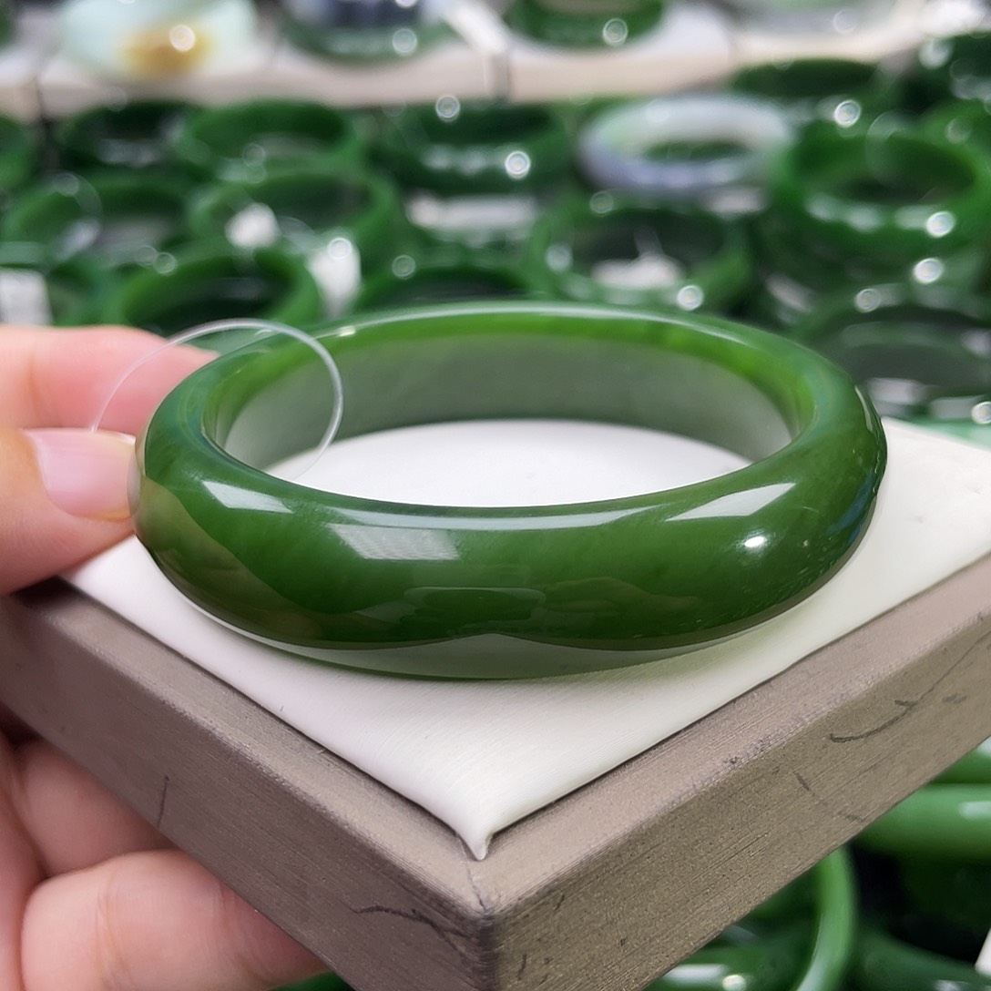 和田玉（碧玉）手镯未镶嵌