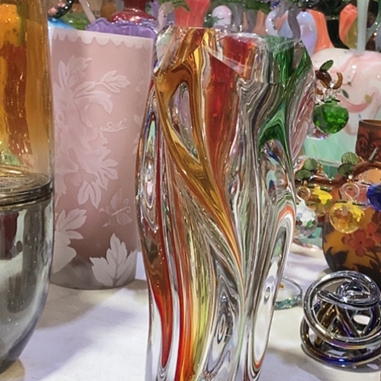 琉璃花瓶高32厘米口径6厘米