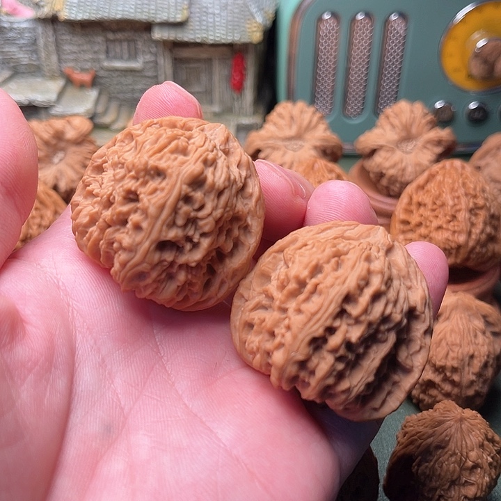 文玩核桃把件发****头南疆石