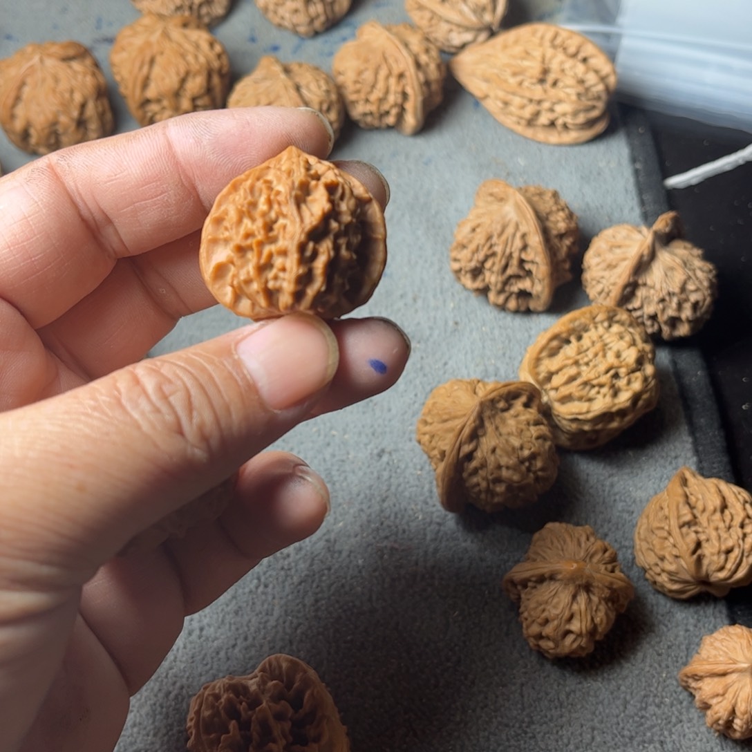 ****泥文玩核桃吊坠野生