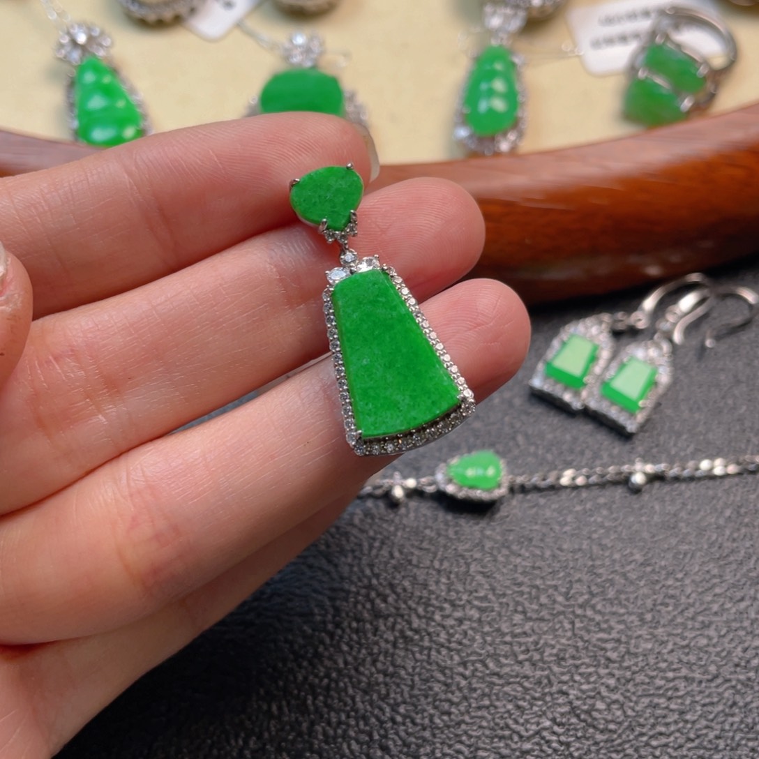 翡翠吊坠(不含链)银S925镶嵌