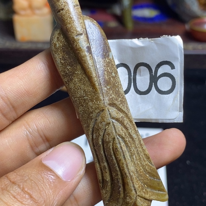 透闪石-蛇纹石玉合金颈饰