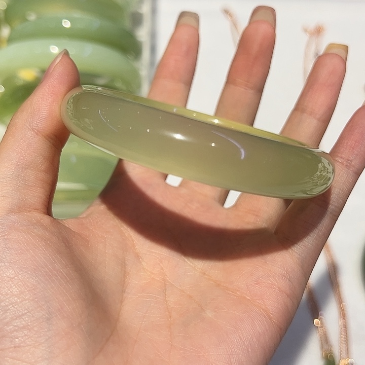 未镶嵌蛇纹石玉手镯