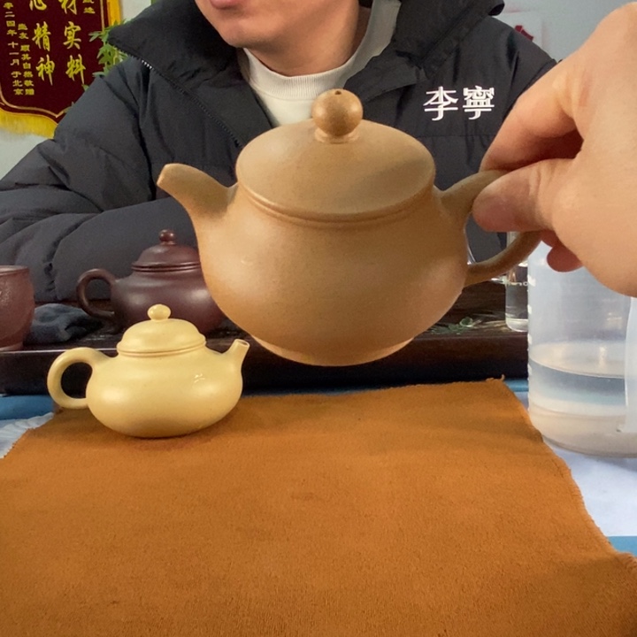 紫砂茶壶牛*黄金段潘壶160左右的容量