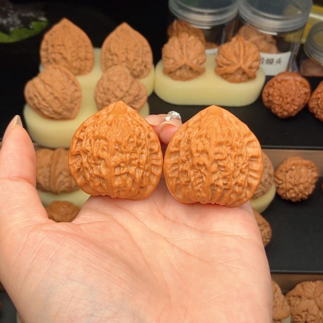 吊坠文玩核桃40金牛