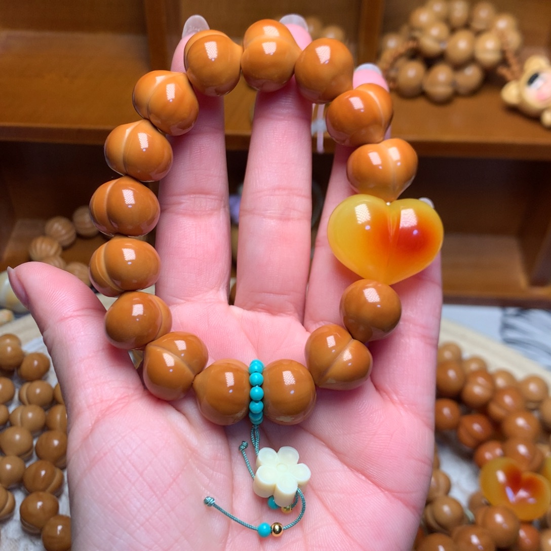 把件猴头核桃16玻璃底手串定制