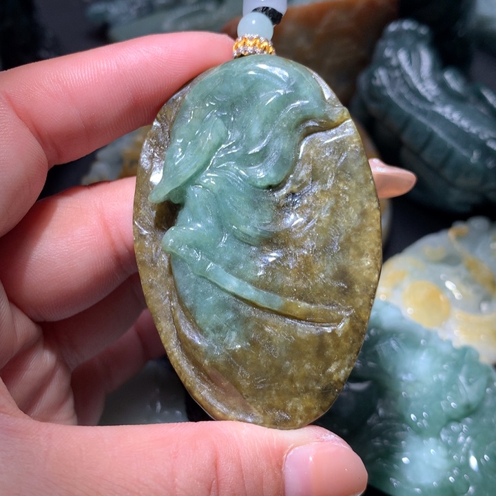 翡翠未镶嵌颈饰保真天然A货翡翠