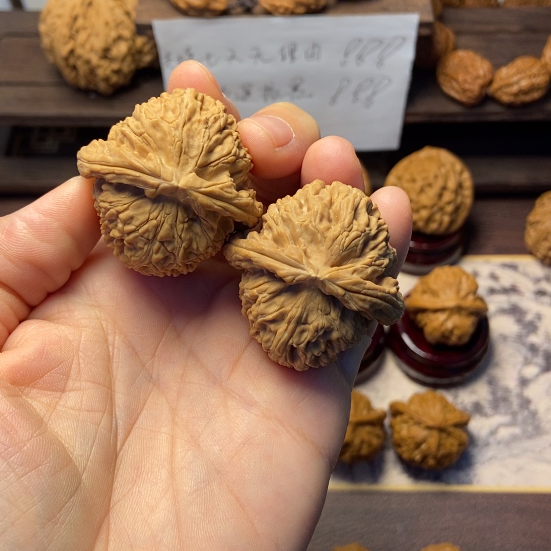 文玩核桃把件全品闷白尺寸40